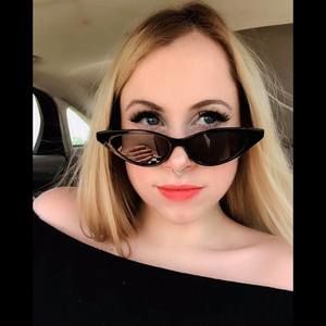 Meet your Posher, Marissa